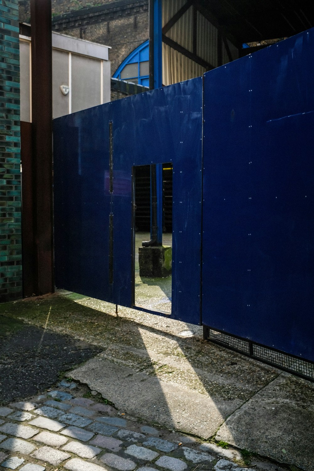 blue and brown concrete building