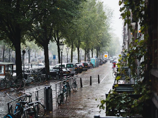Meteo e pioggia ad amsterdam passeggiata del centro