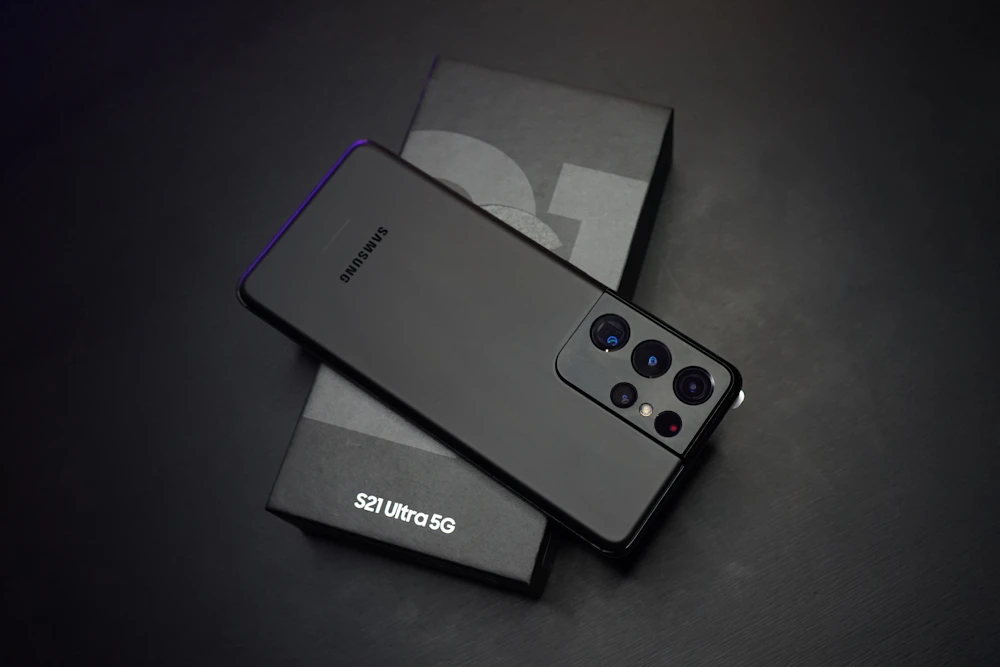 Samsung Galaxy S25 Ultra — Samsung · Snapdragon 8 Elite · 2025