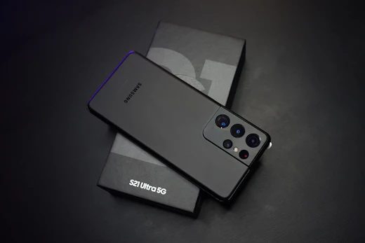 Samsung Galaxy S25 Ultra — Samsung · Snapdragon 8 Elite · 2025