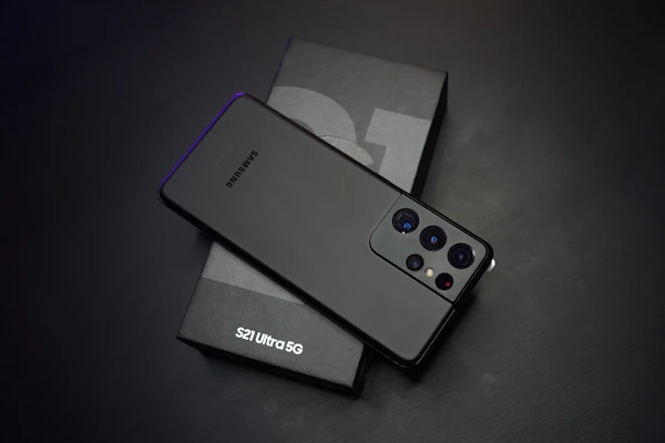 Samsung lança Galaxy S26 com tela dobrável e bateria de 6.000 mAh