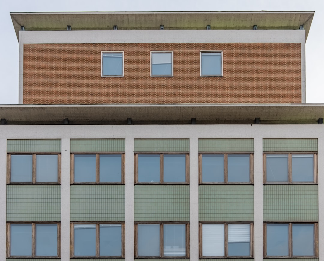 brown and white concrete building