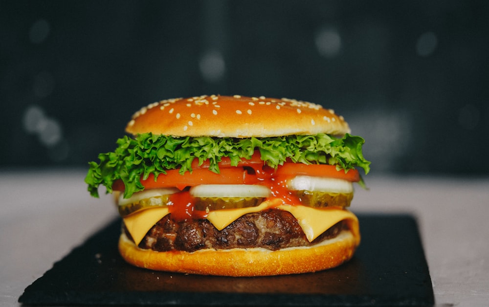 burger with lettuce and tomato