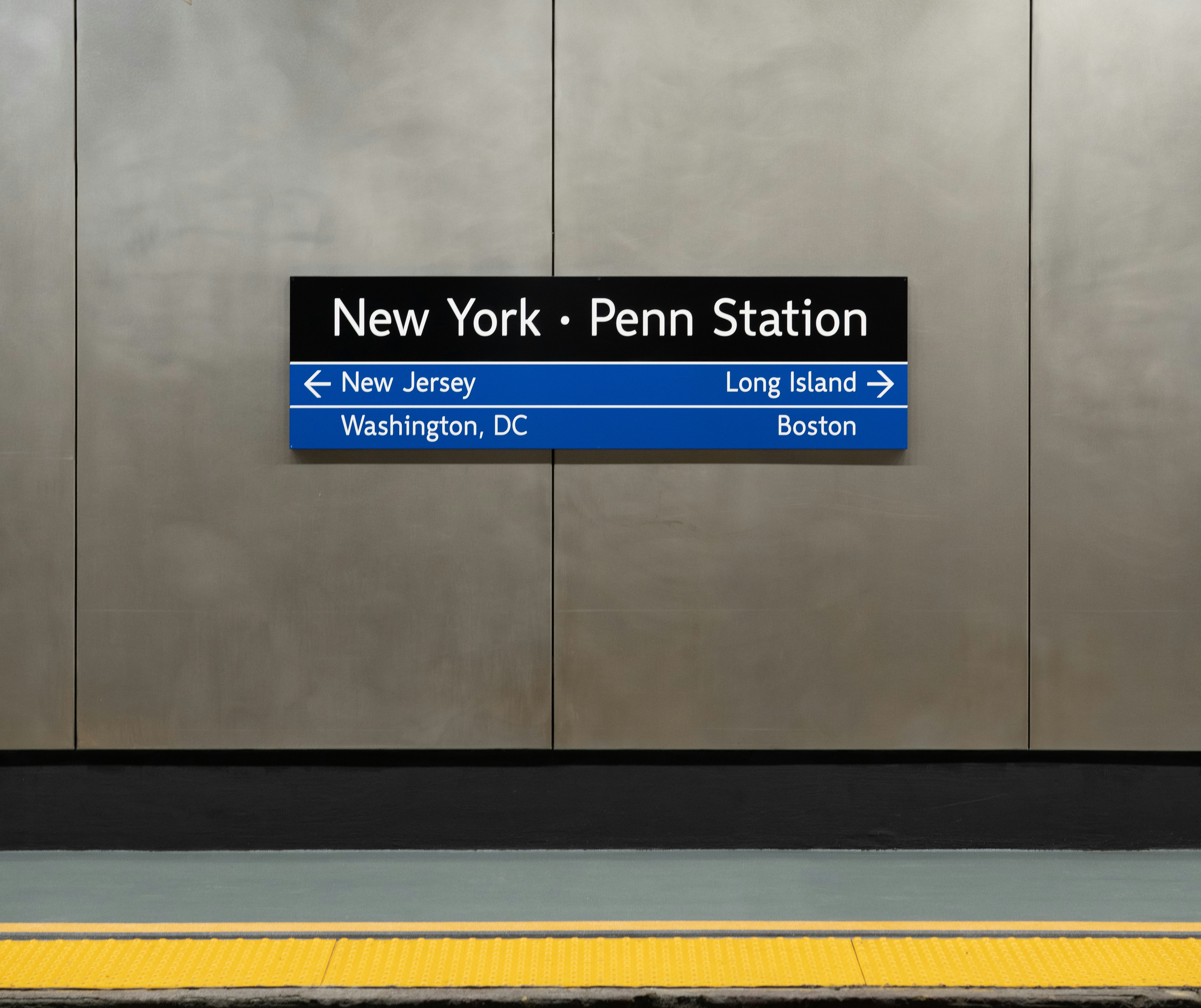 Interactive map showing real-time shipment tracking route from New York to Washington DC