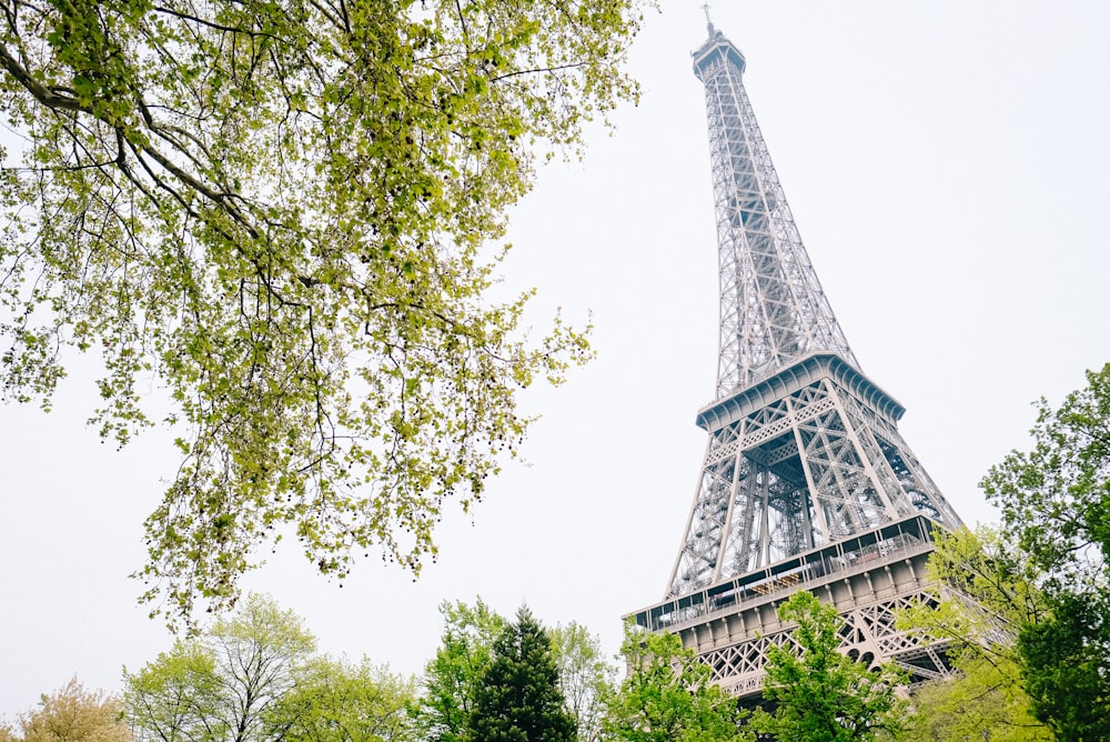 Torre Eiffel en París durante el día