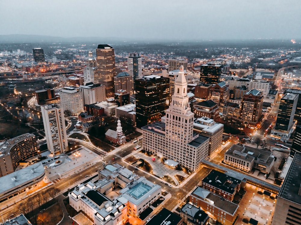 Vue aérienne des bâtiments de la ville pendant la journée