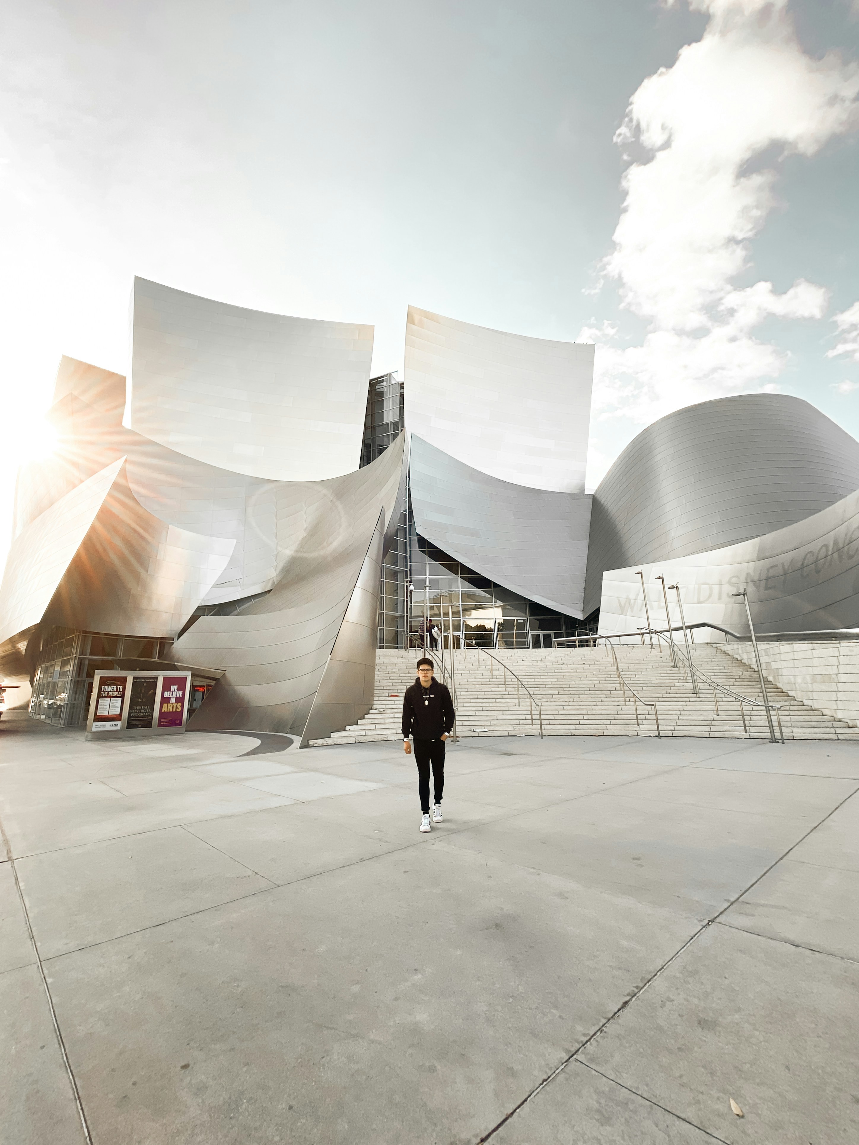 Unsplashで見つけるウォルト ディズニー コンサートホールの無料写真