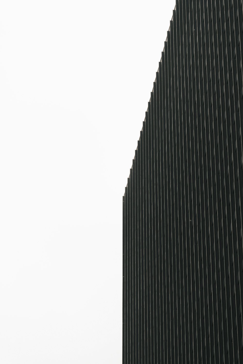 schwarz-weiß gestreiftes Textil