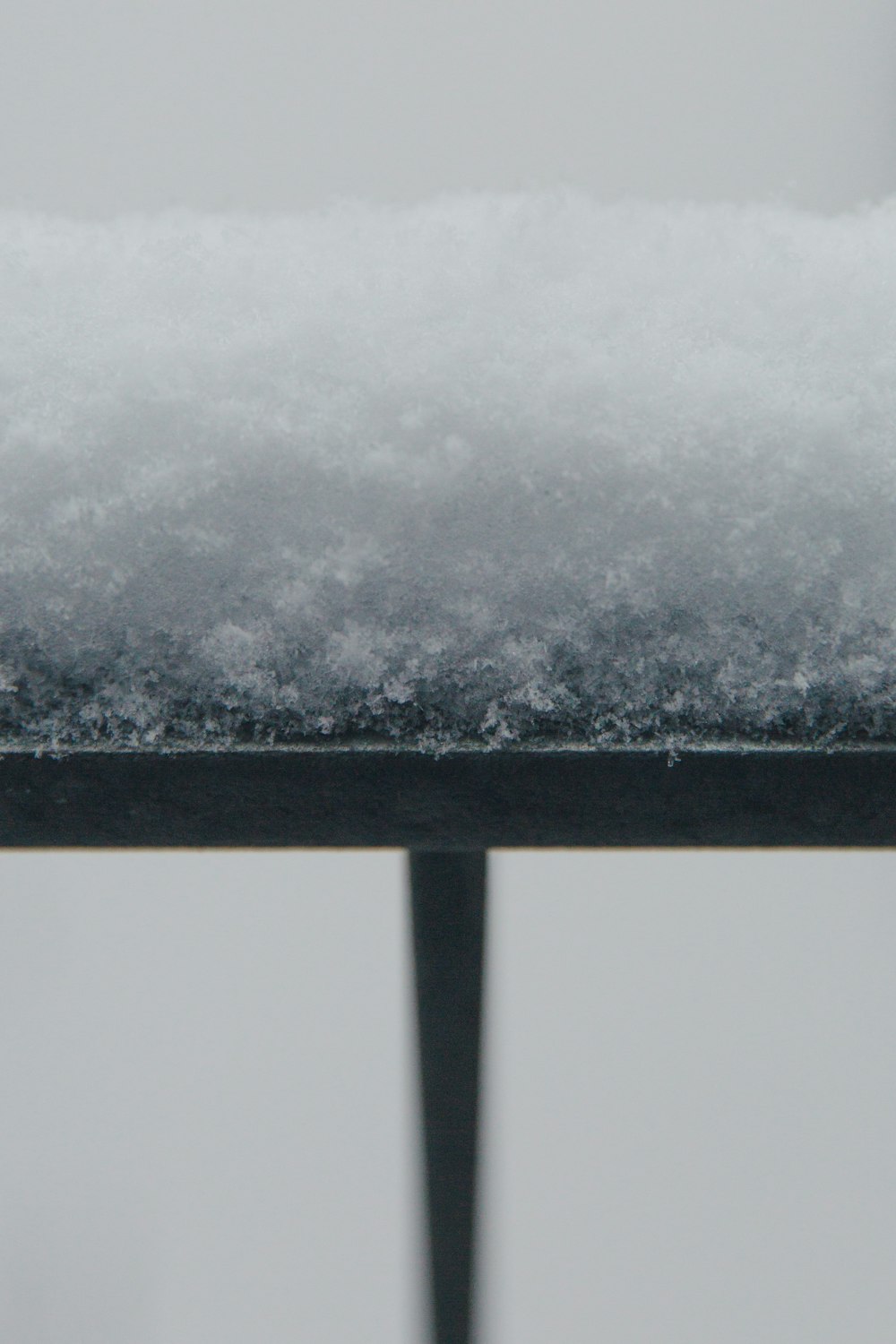 Mesa de mármol blanco y negro