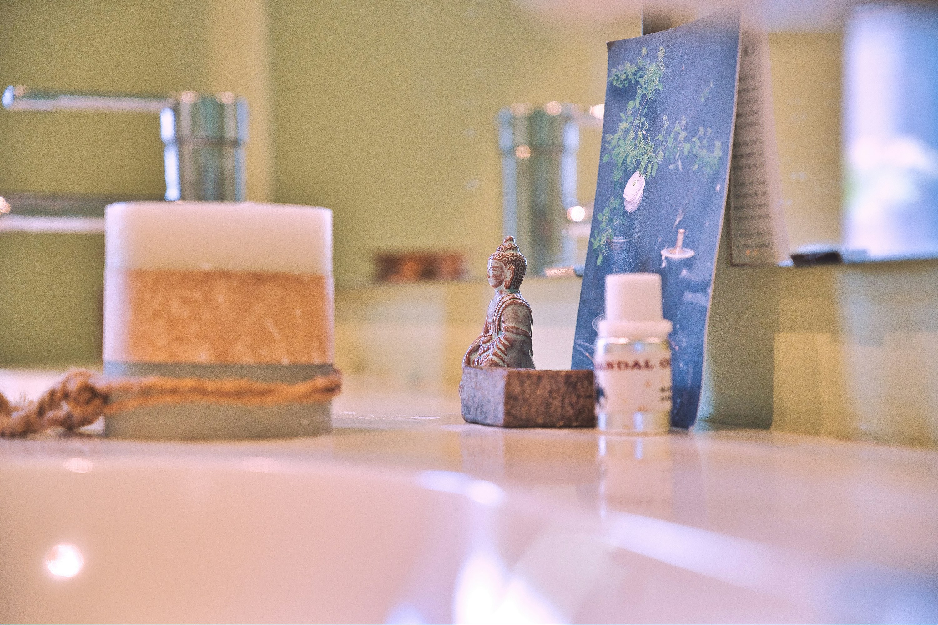 What does frankincense and myrrh incense do?