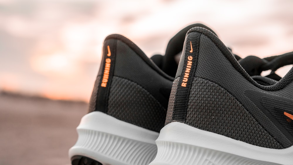 scarpe da ginnastica Nike bianche e nere