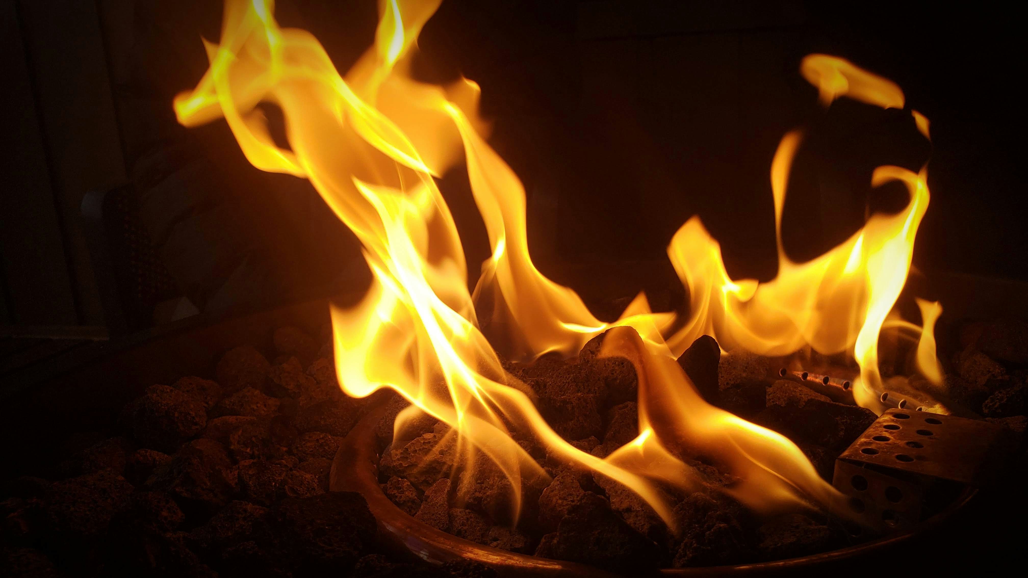 Feuer in einer Feuerstelle