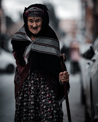 woman in black and red hijab