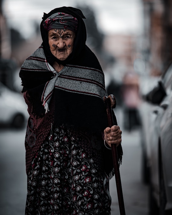 woman in black and red hijab