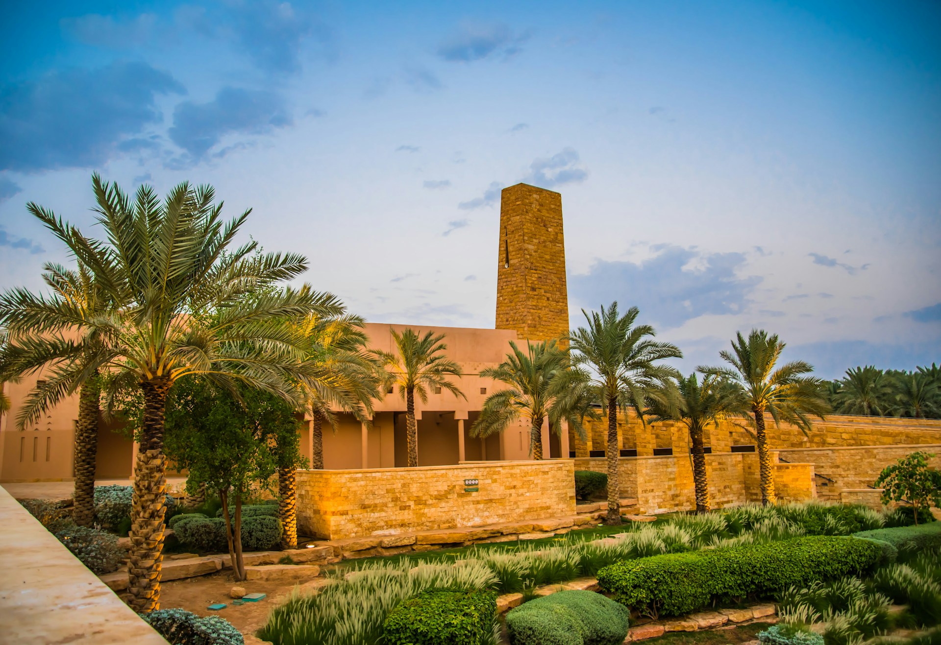 gray computer monitor