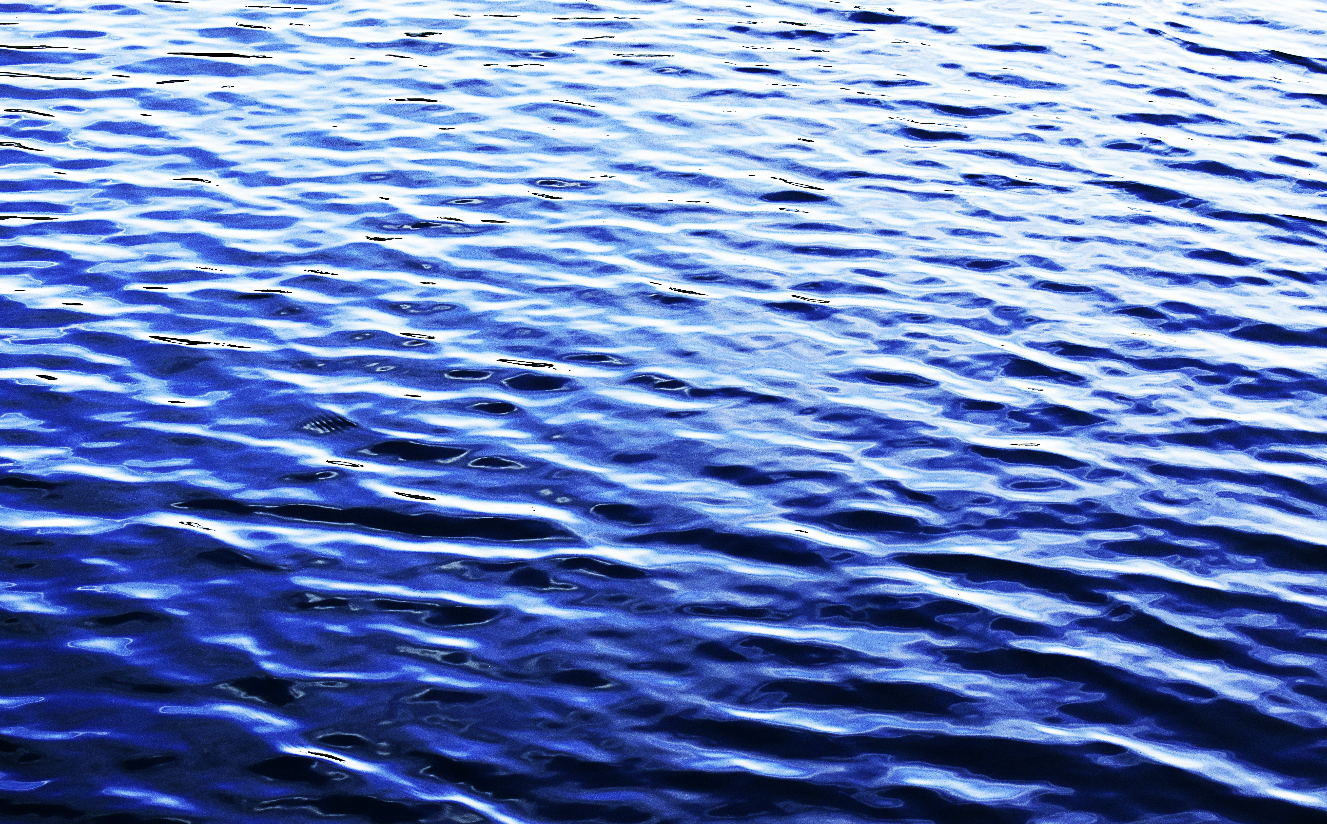 Why Round Pizzas Come in Square Boxes (The Geometry of Efficiency)