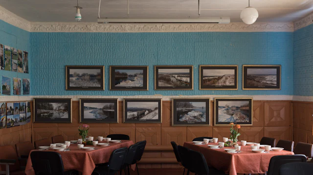 Gallery Wall Dining Room — commercial cafeteria & pantry interior design