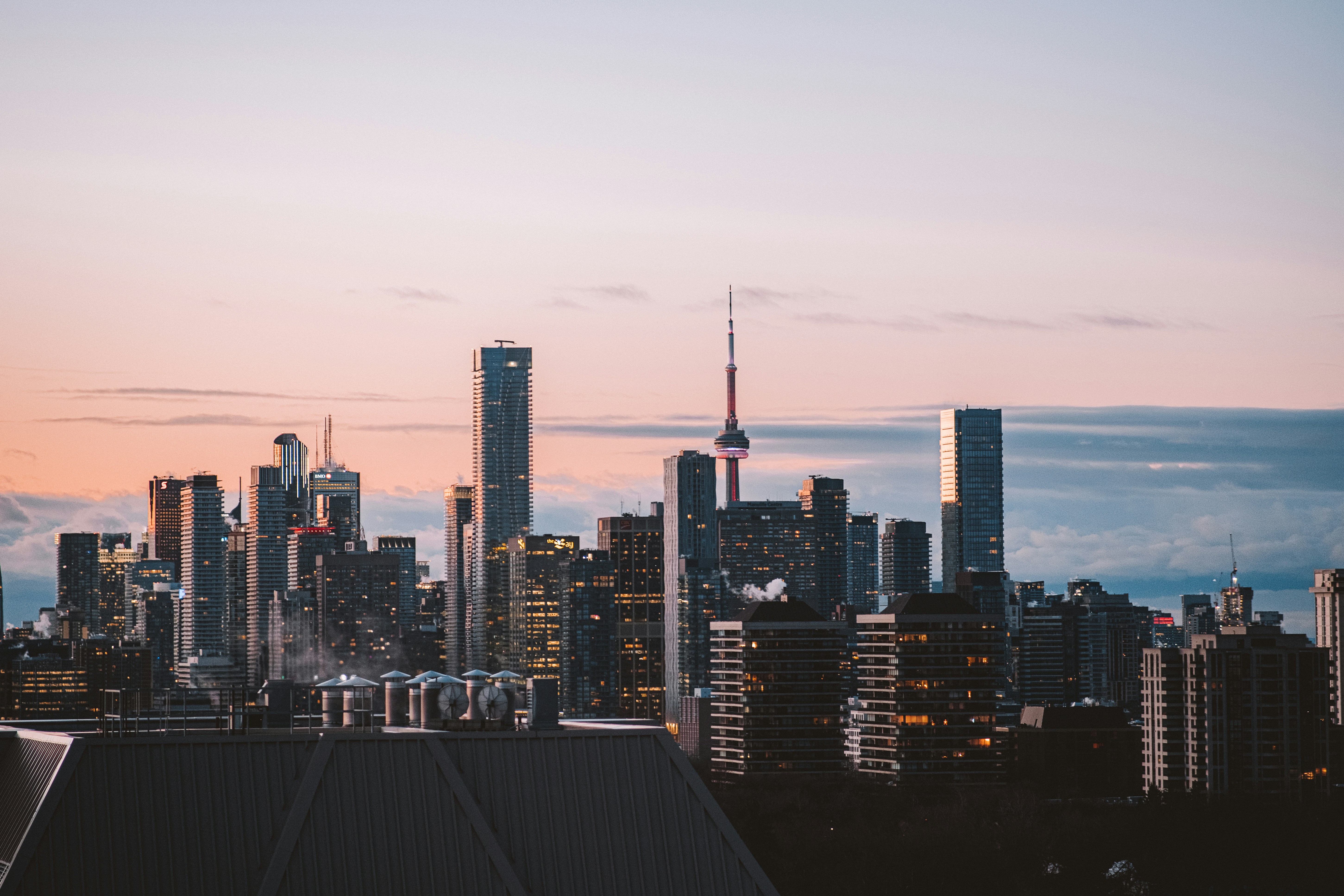 Chicago skyline view from a rooftop bar - Rooftop bars Chicago