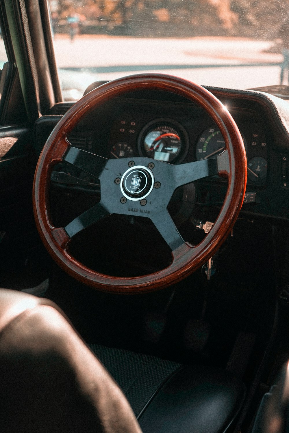 brown and gray steering wheel