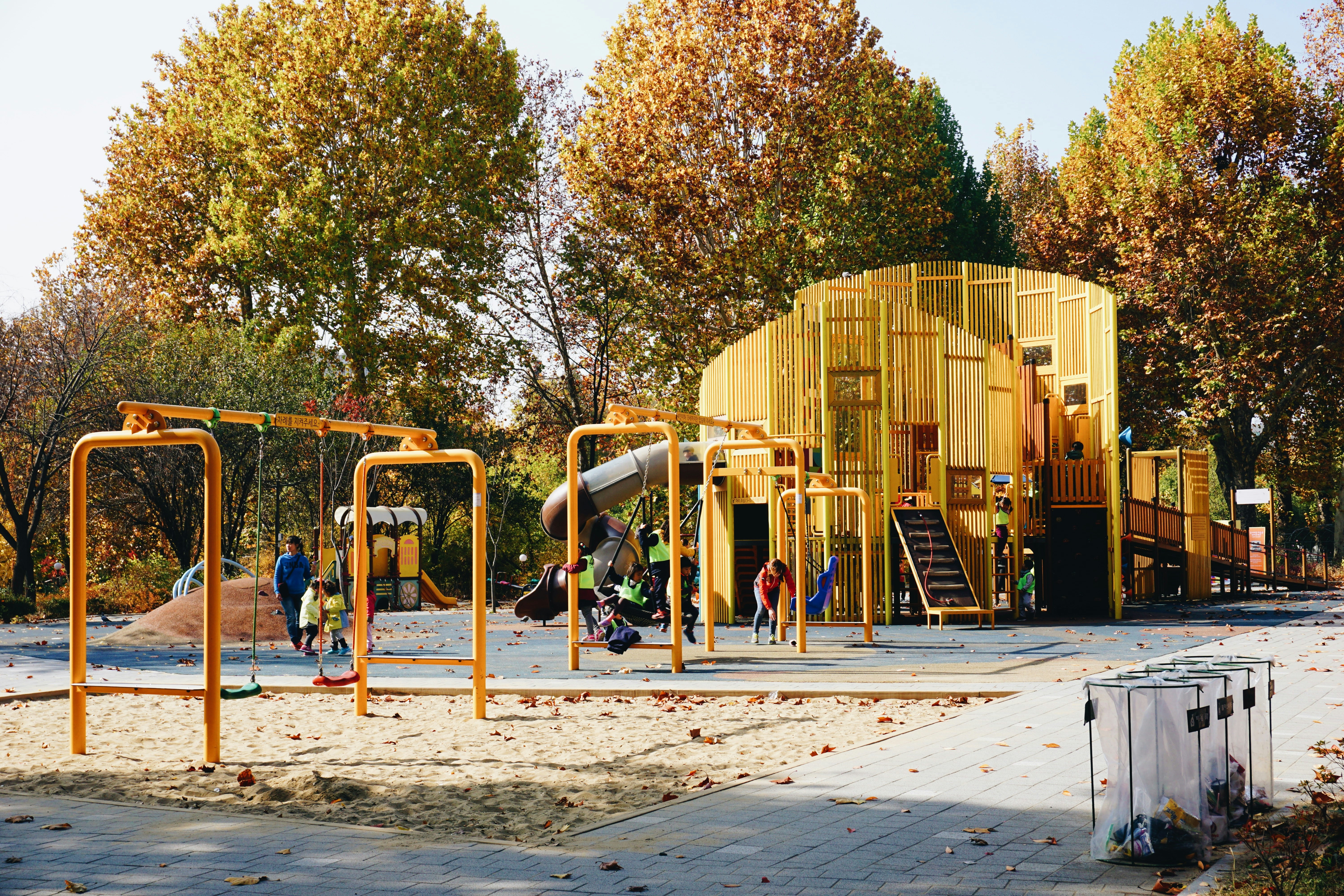 Are There Metal Slides At The Playground?