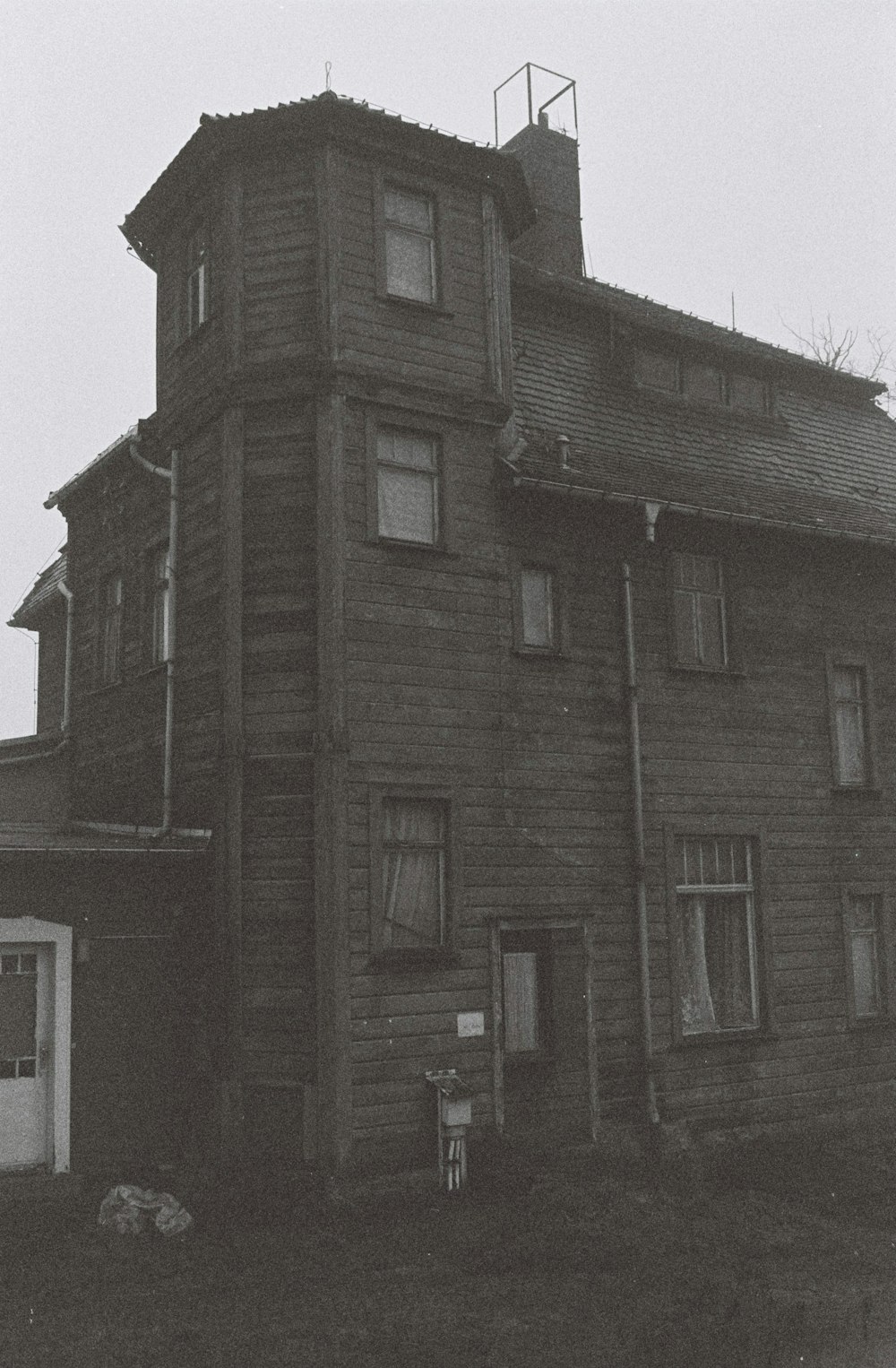 brown concrete building during daytime