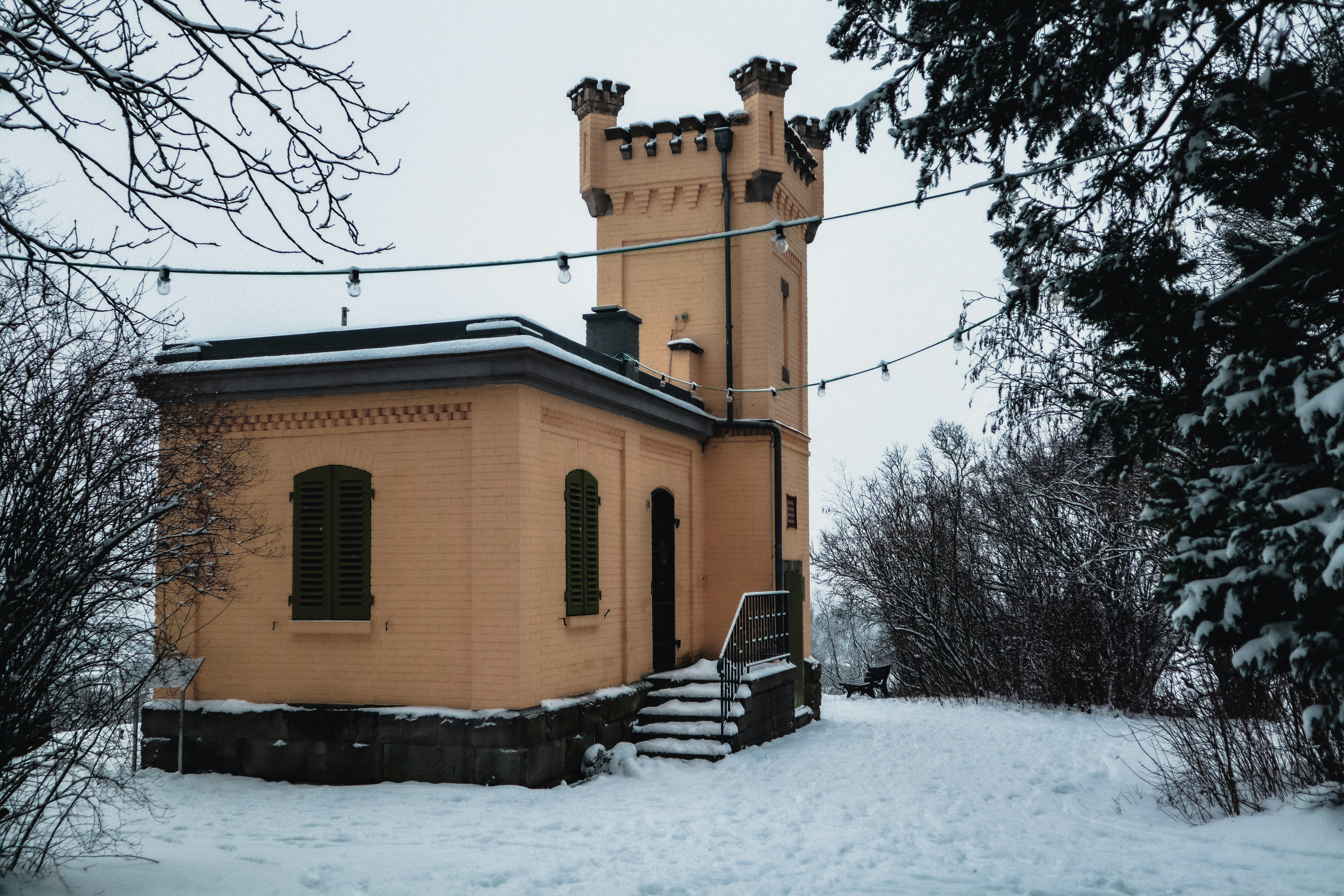 Photo by emanuelminca