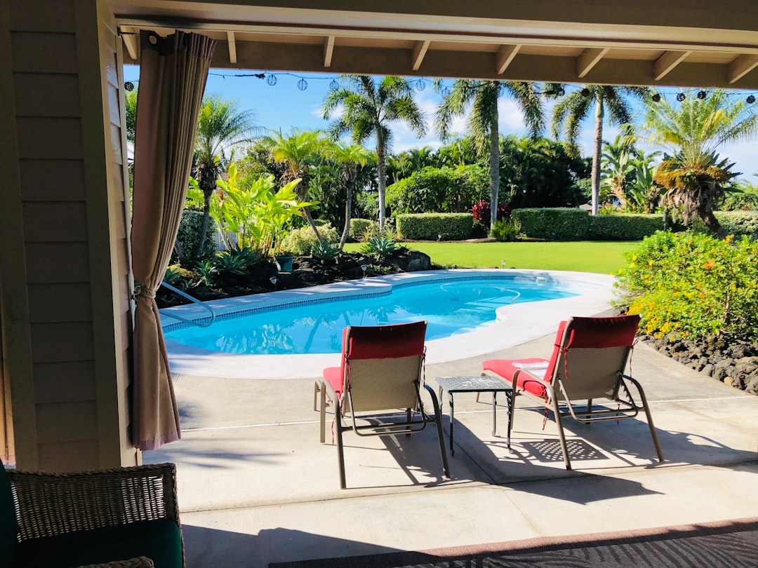 Luxurious Pool Lounge Chairs