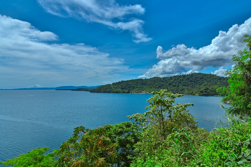 Spot snorkeling dan diving air jernih di wisata Banda Neira