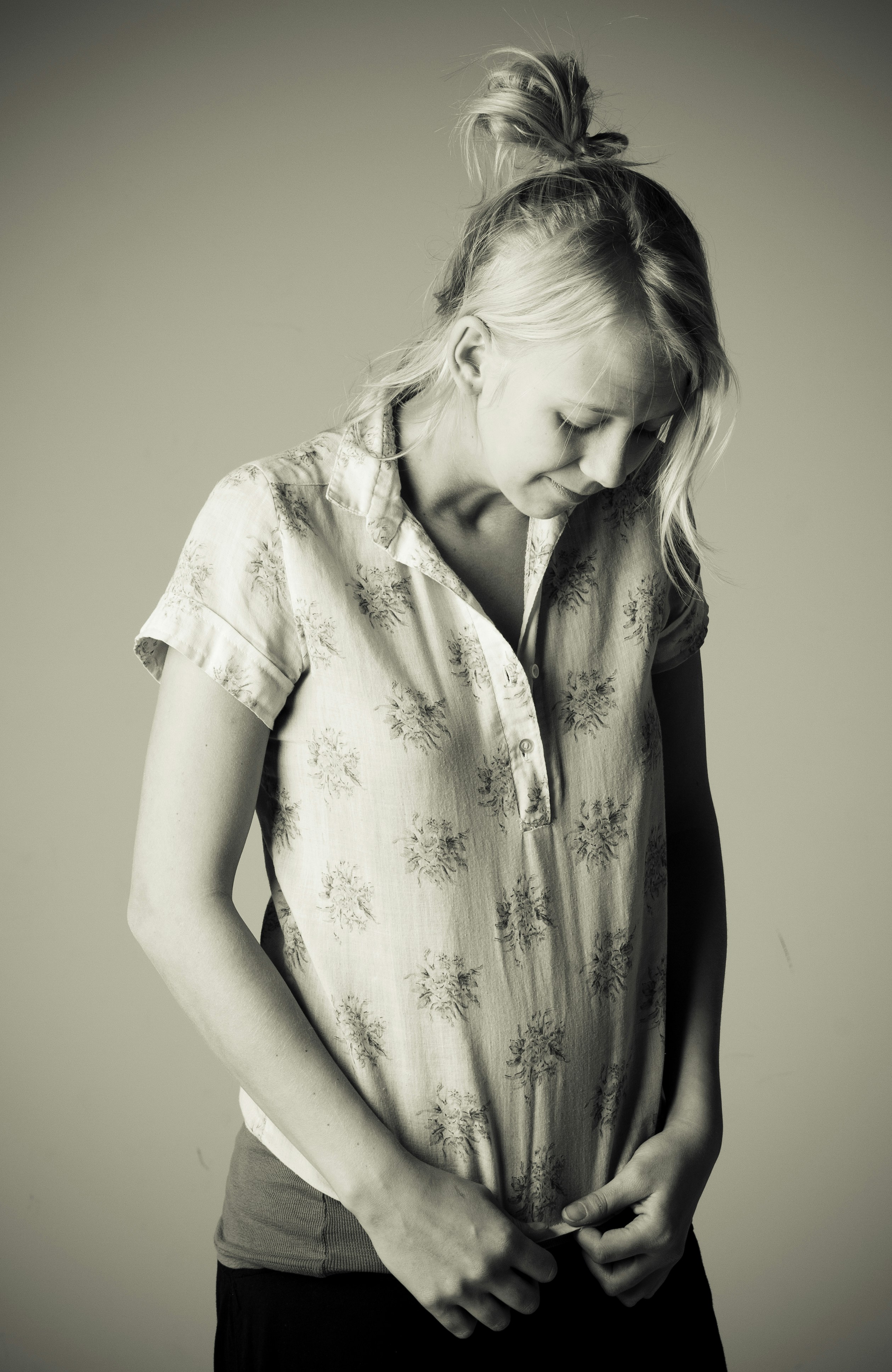 Woman in white floral dress photo – Free Grey Image on Unsplash