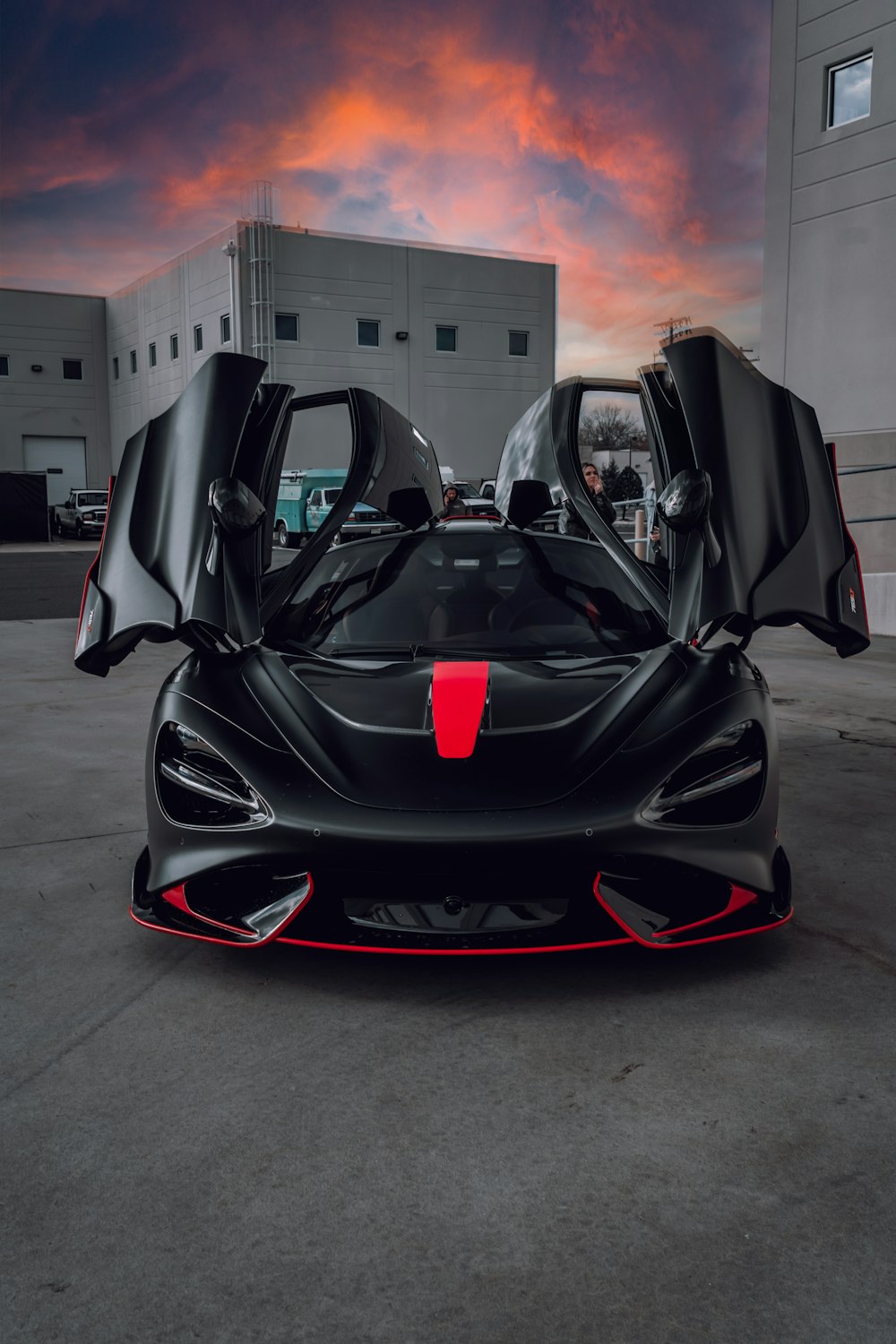 Lamborghini Aventador noire et rouge