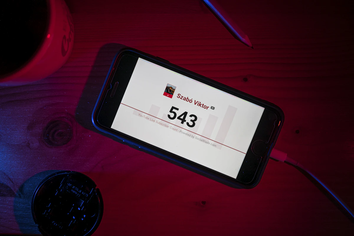A phone screen showing a star rating and a handful of short customer reviews for a local shop