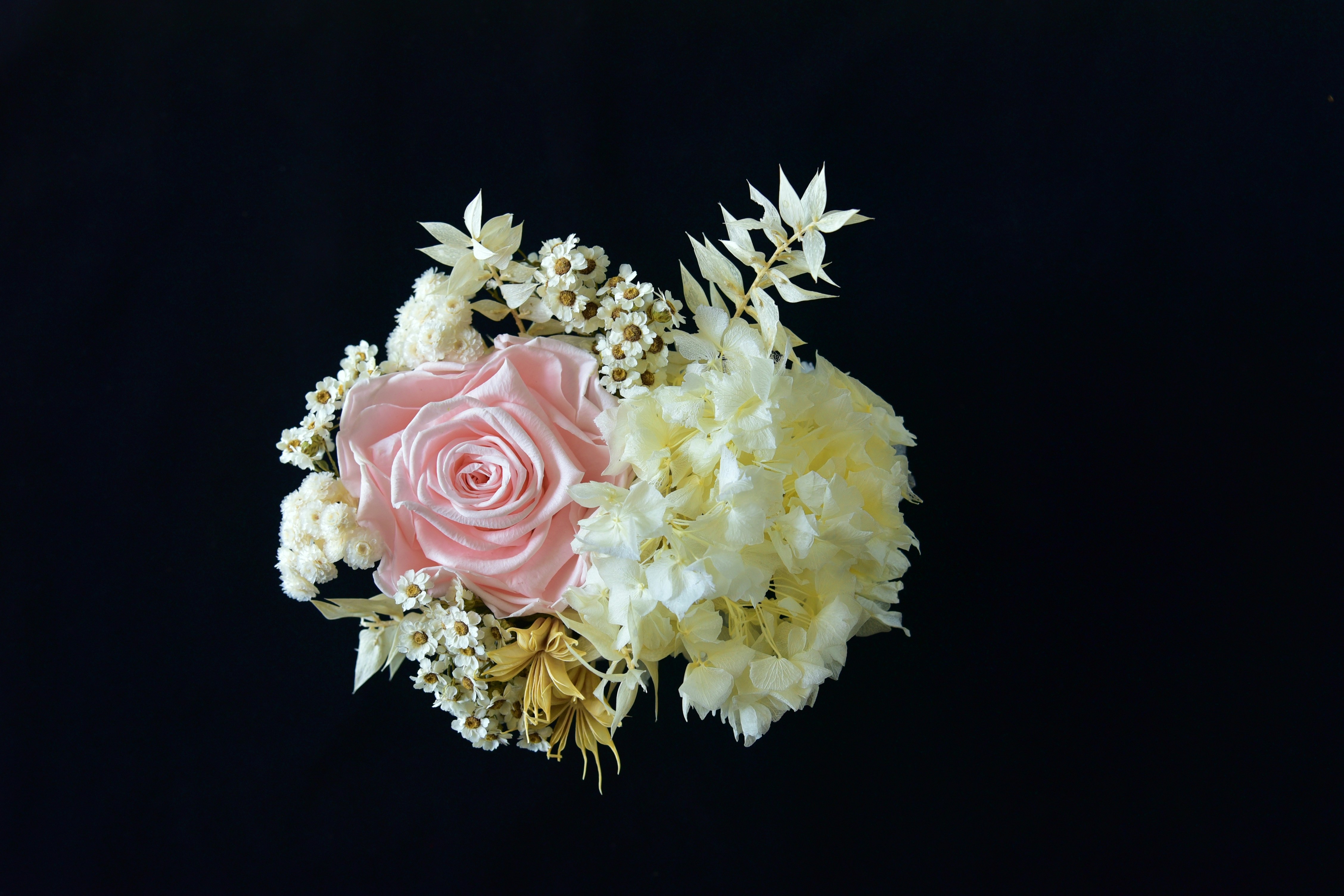 pink and white rose bouquet