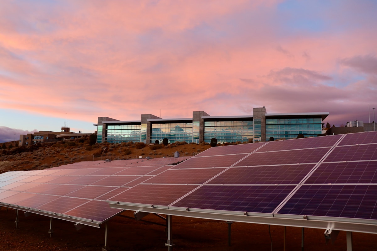 Hybrid solar system with battery storage