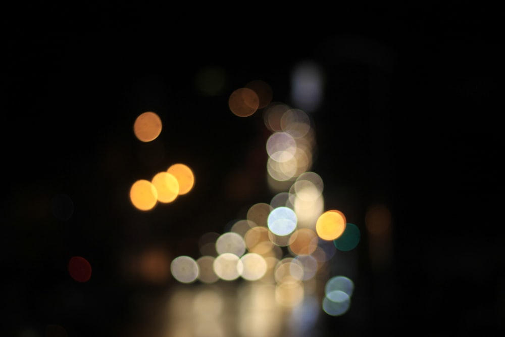 yellow and white bokeh lights