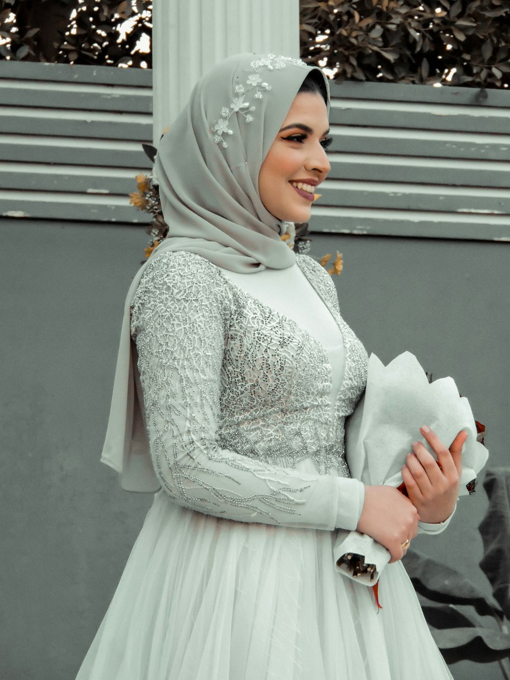 Woman in white hijab and white dress photo – Free Grey Image on Unsplash
