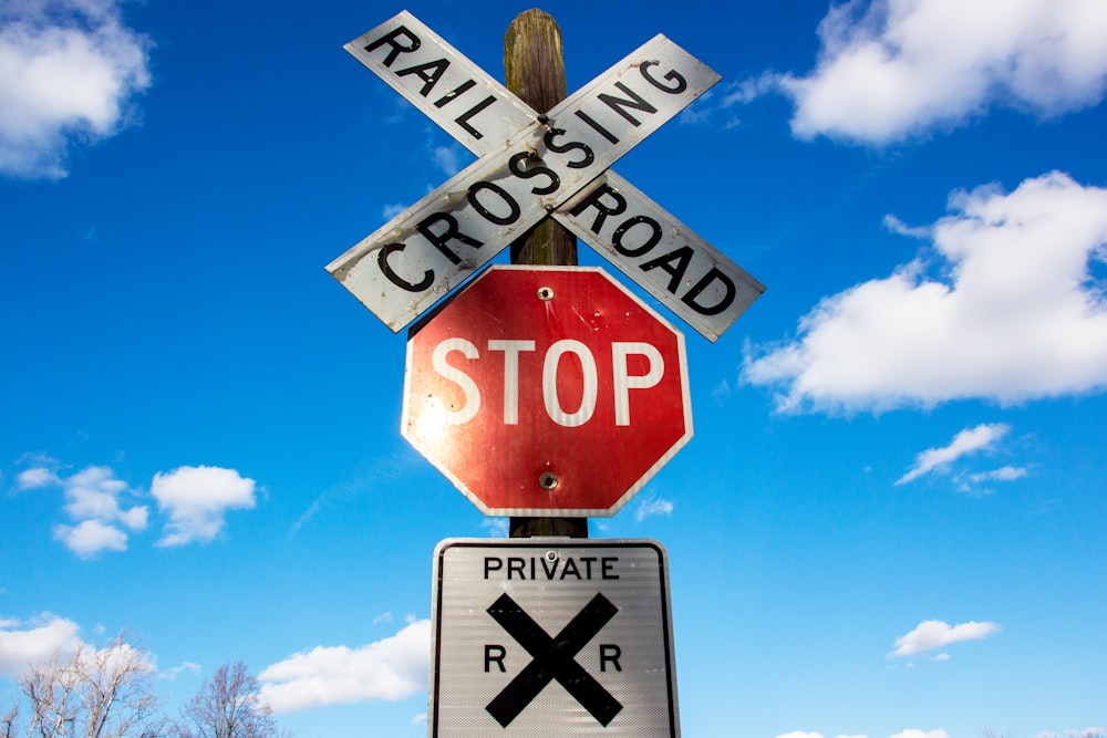 red and white stop sign