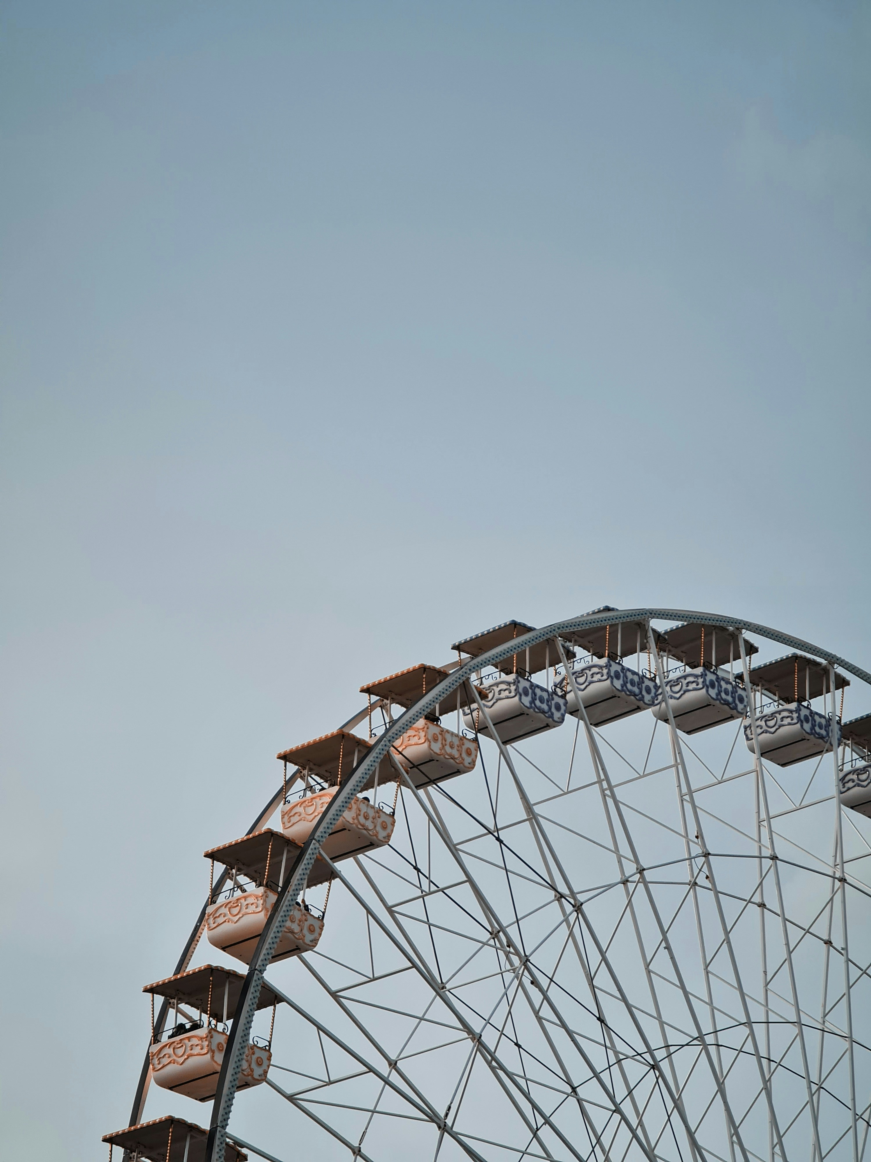 black and white ferris wheel
