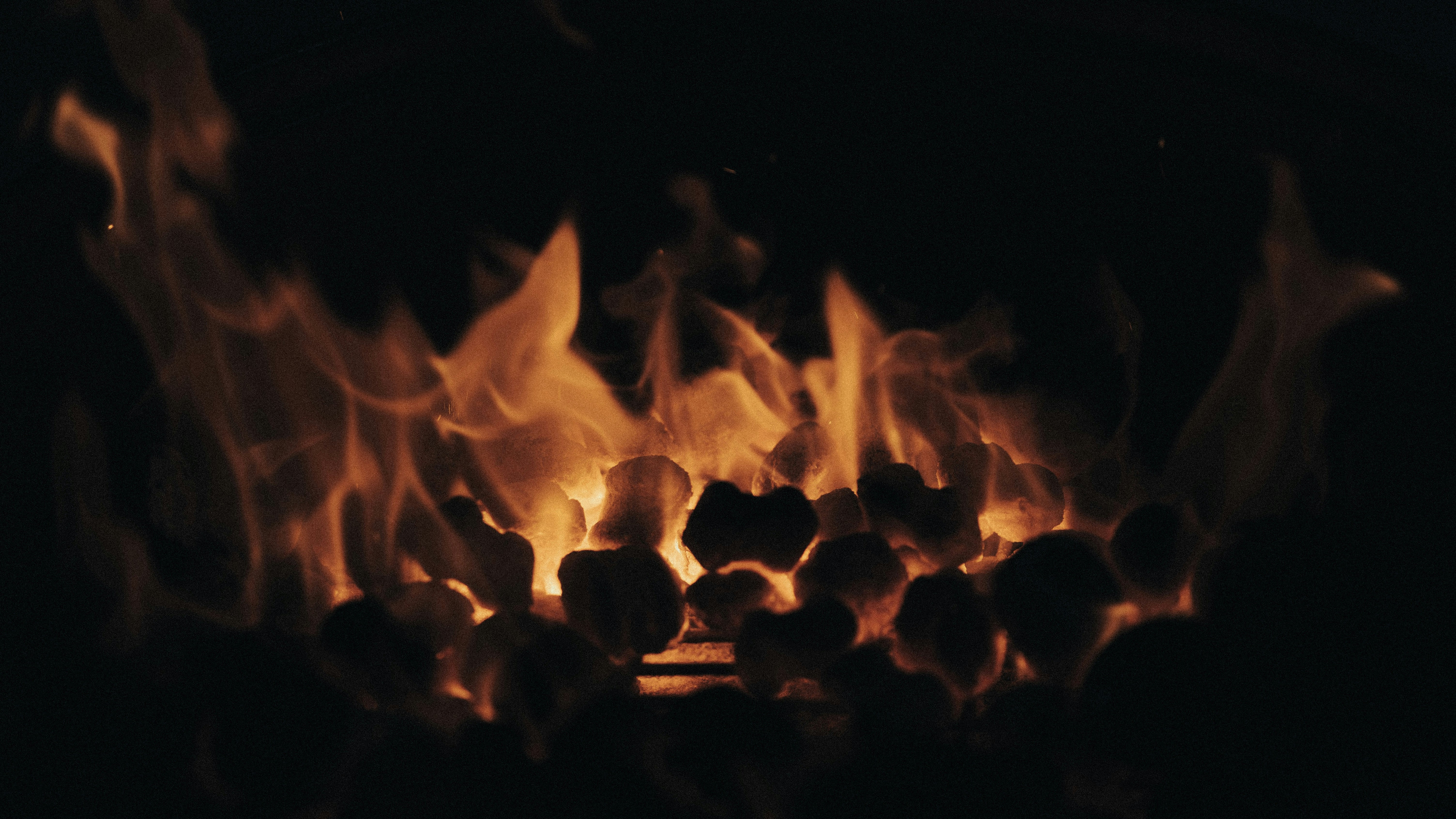 Bursa’da işçilerin kaldığı baraka alev alev yandı