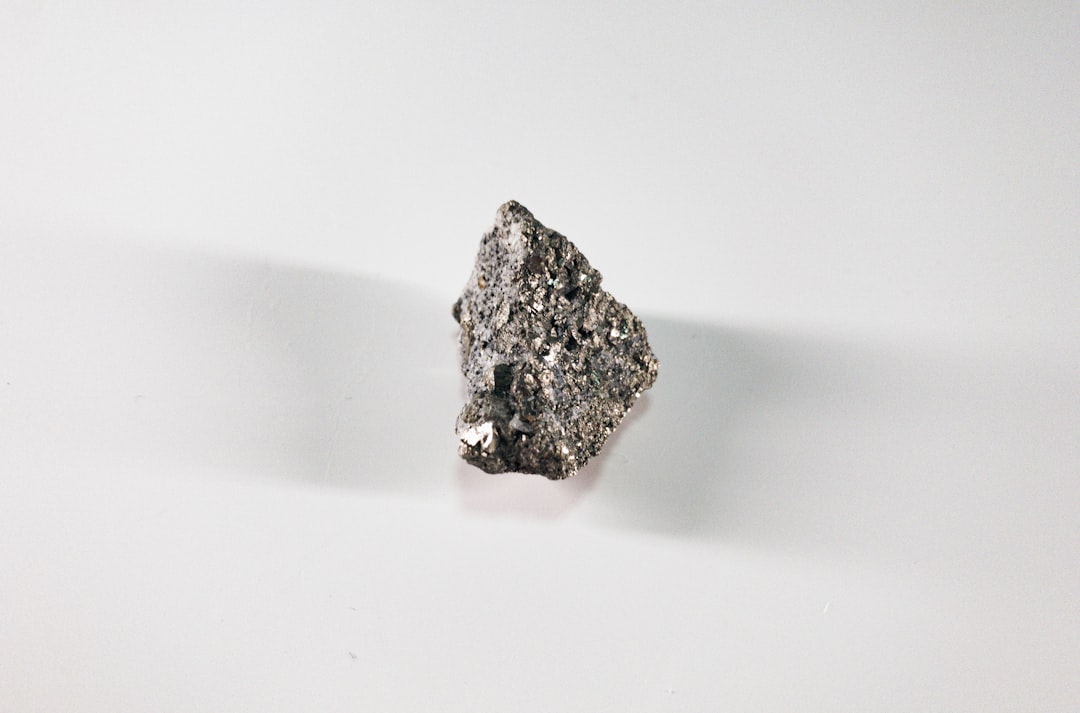 鐵礦舒俱萊：神奇寶石的療癒能量