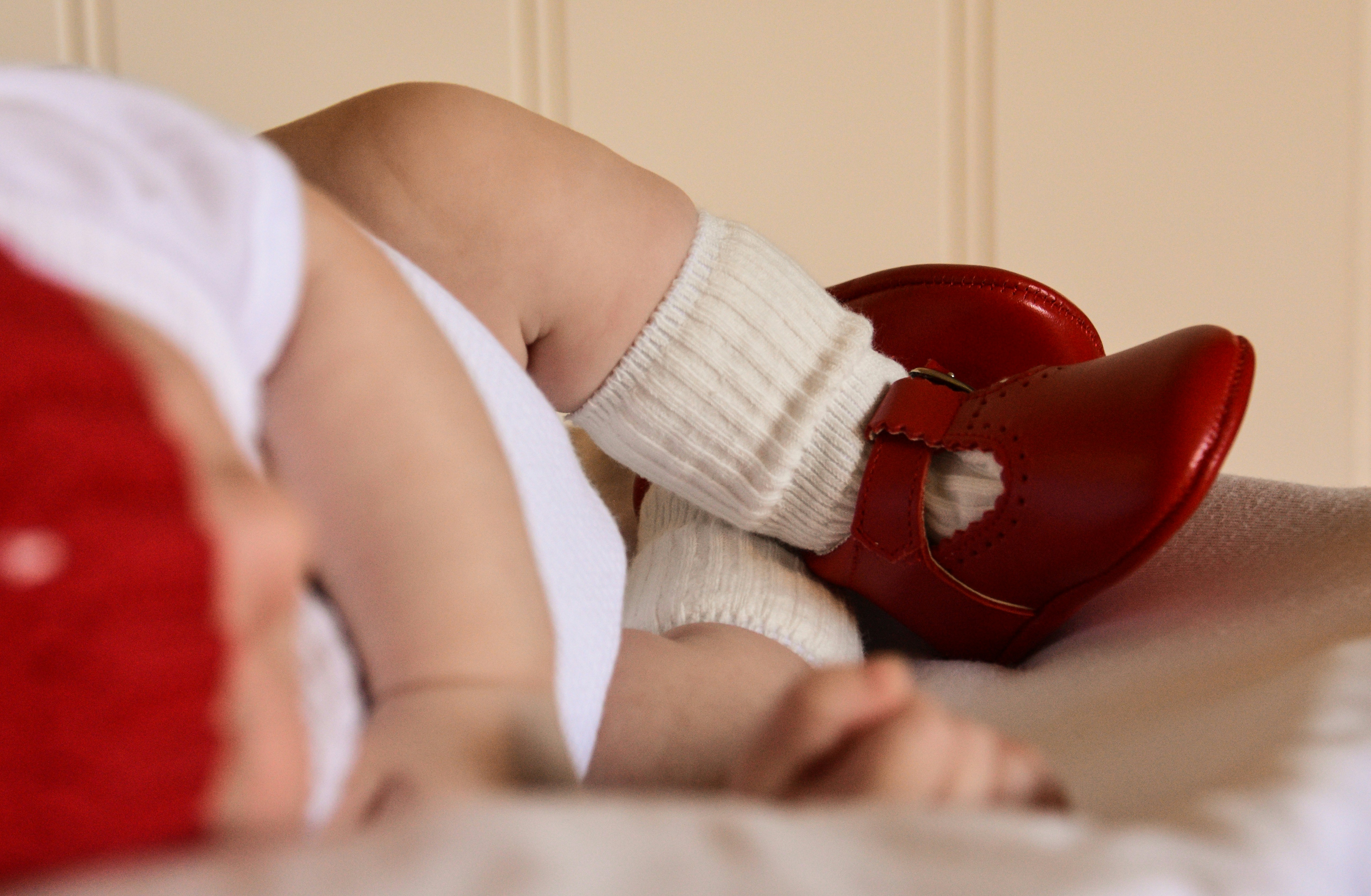 11 Gentle Warm-Up Ideas Before Baby Movement Activities
