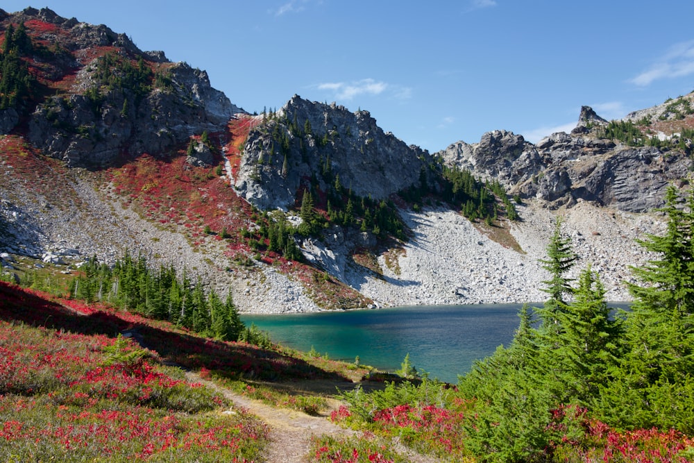 lake in the middle of mountains