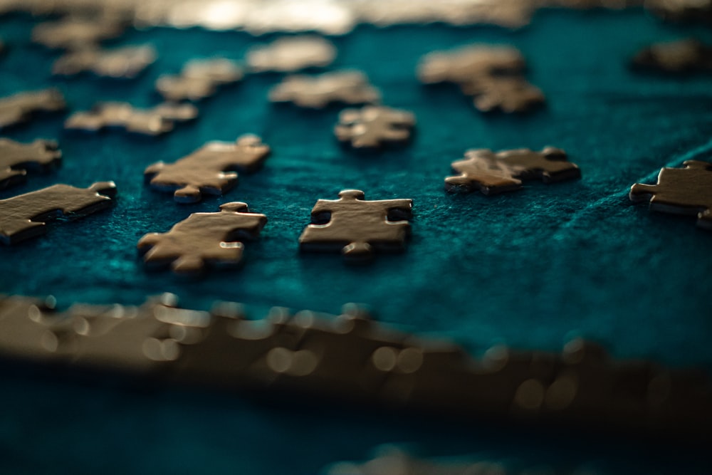 blue and white jigsaw puzzle