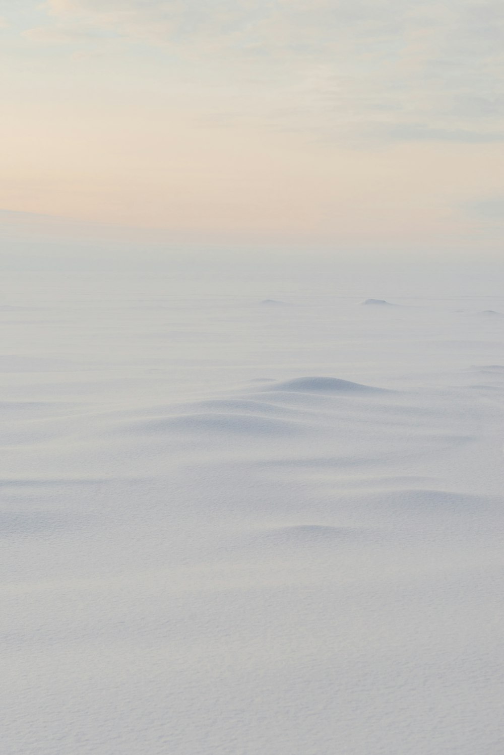 nuages blancs et ciel bleu pendant la journée