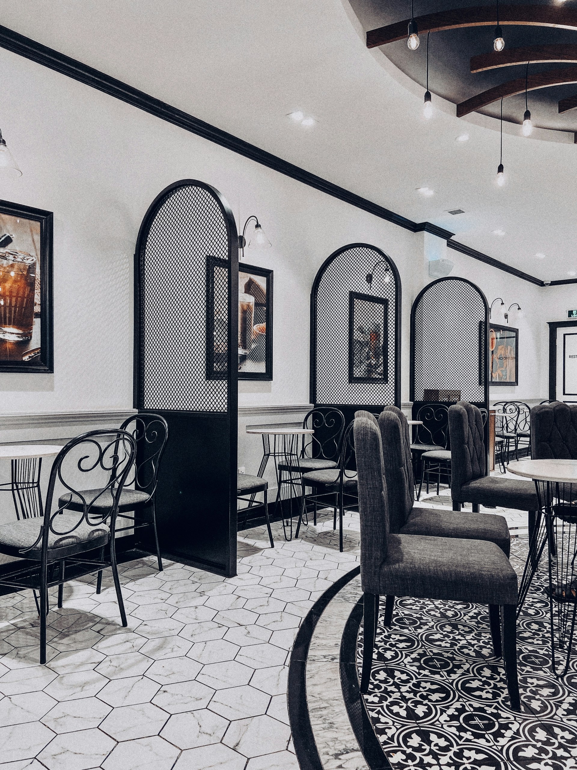 black and white bed linen