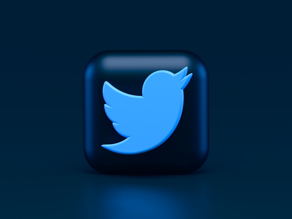 Twitter implementa limites diários para DMs de contas não verificadas