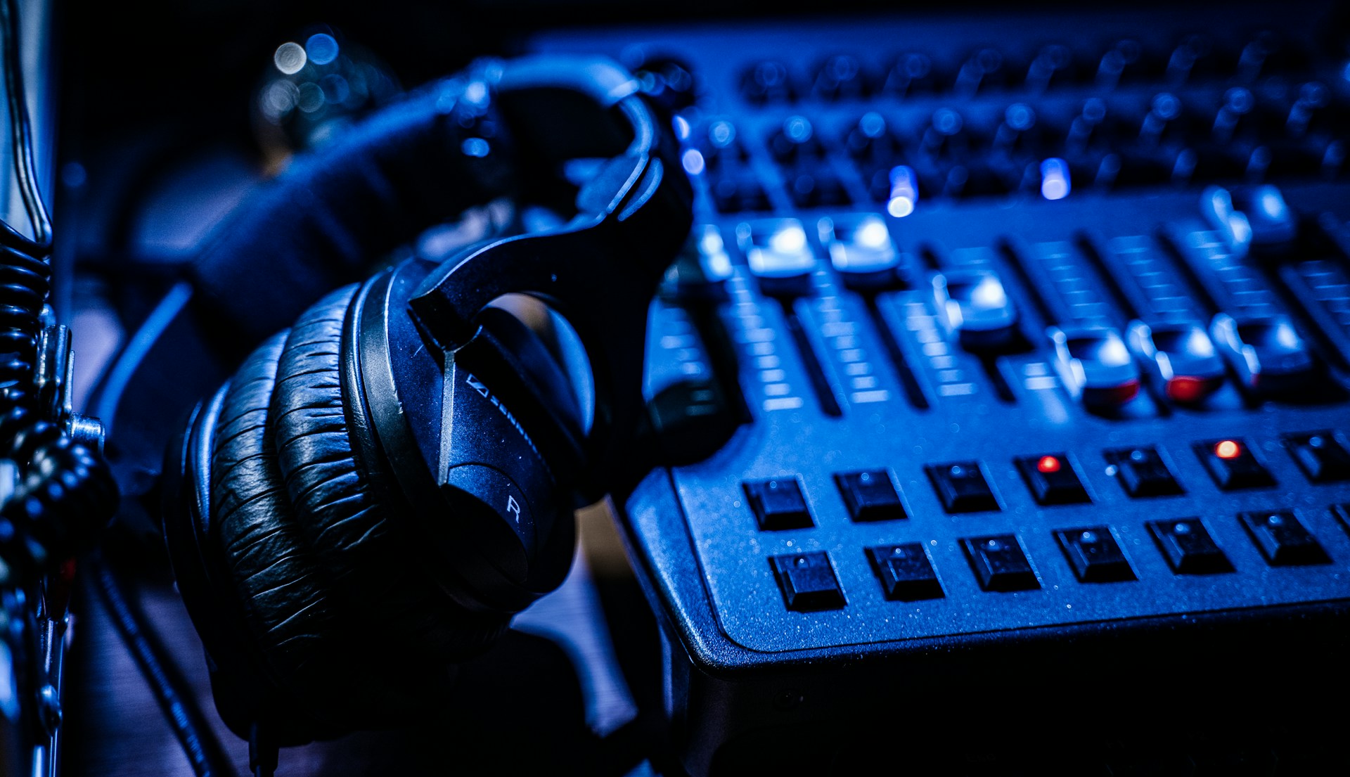 black and gray audio mixer