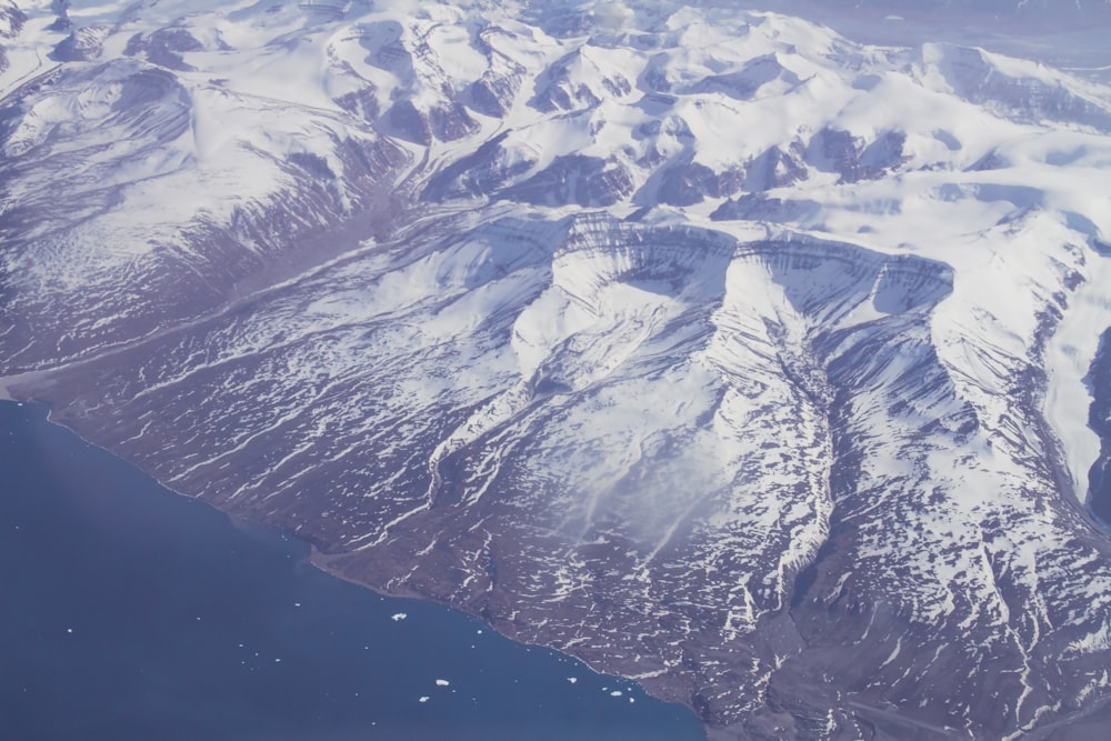 white and black mountain ranges