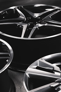 silver and black car wheel