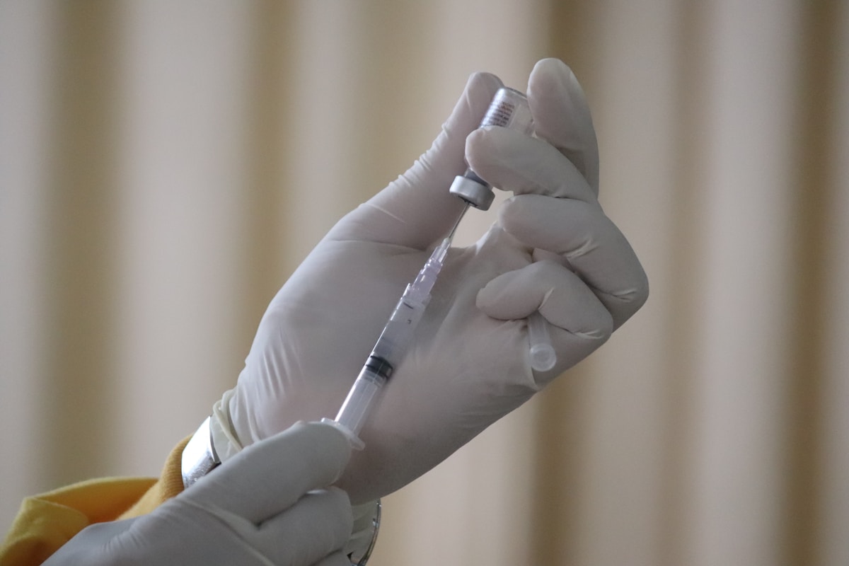 Vitamin B12 Injections image