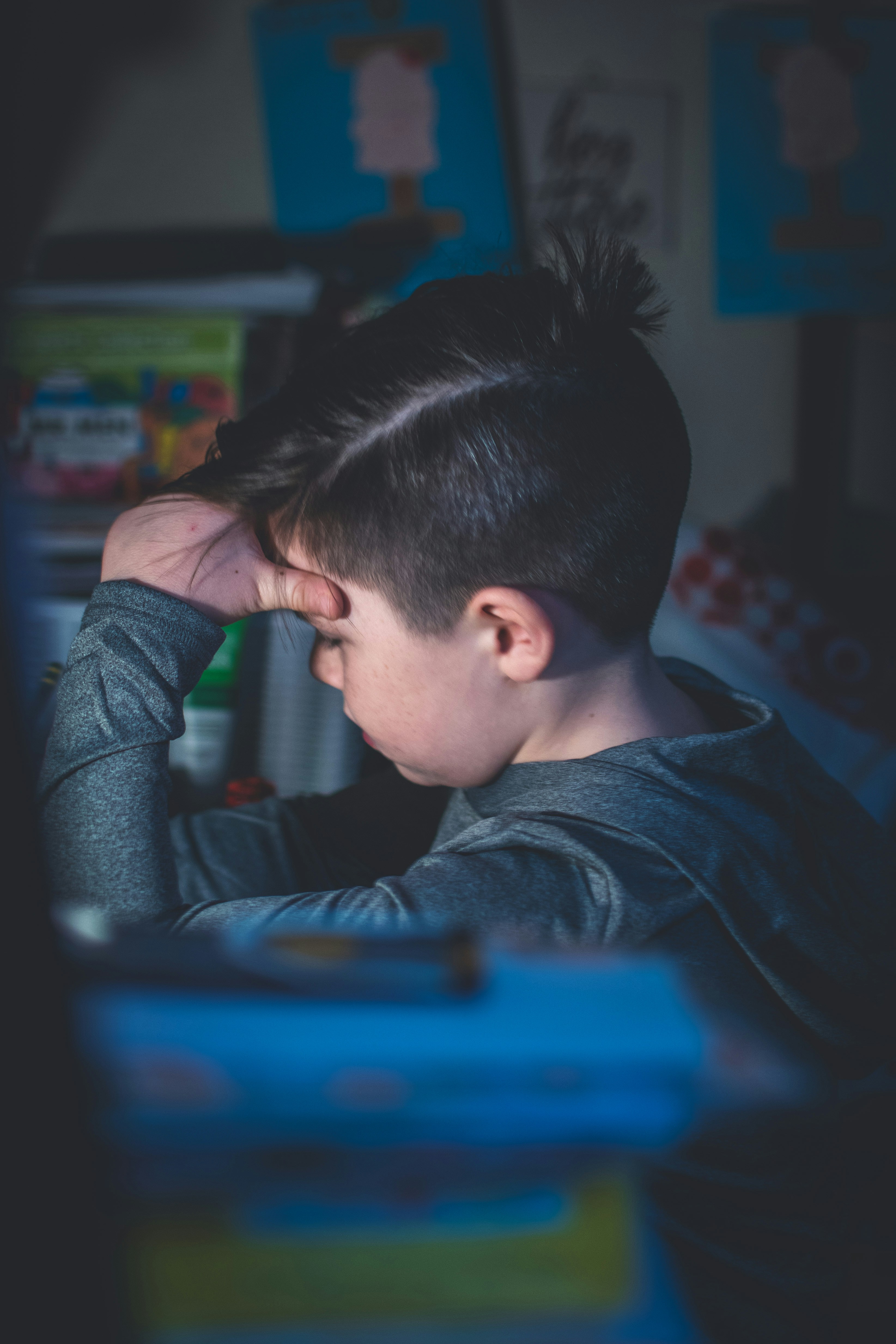 Migrena u dzieci – objawy, leczenie i pomoc w szkole. Kompletny przewodnik dla rodziców